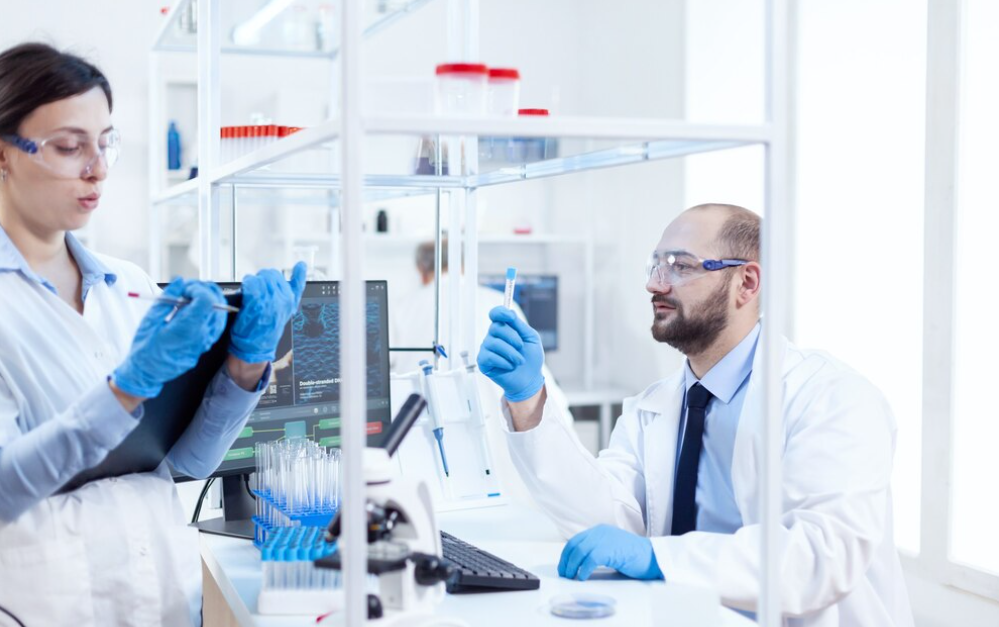 Pathology lab technician